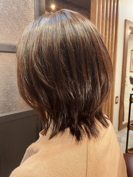 オモチ(omochi) 動きと軽さのミディアムボブ