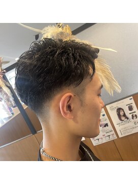 ティア ヘアデザイン(Theia hair design) フェード風スタイル