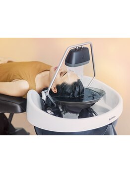 至福のリラックスタイム「頭浸浴」やわらかいお湯に包まれ頭皮と髪の汚れをリセット心身ともにリフレッシュ