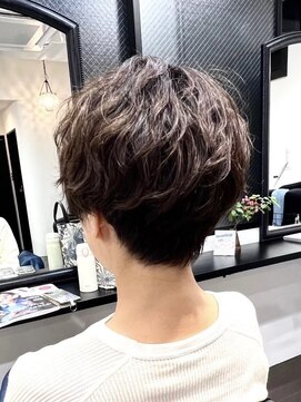 パレータ(PALETA) 大人のショート&パーマスタイル