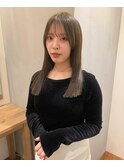 オリーブベージュ
