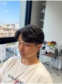 自然な毛流れでラフにキマるセンターパート×ニュアンスパーマ