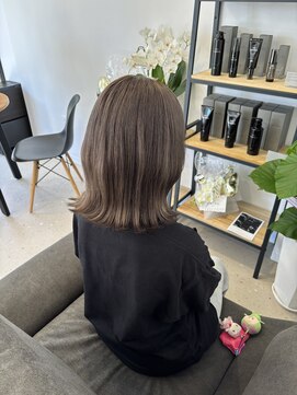 エボルブ(EVOLVE) グレージュカラー