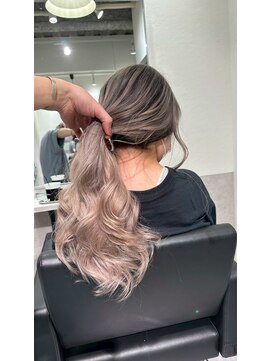 シエラ 南船場(CIERA.) タッセルボブセミロングバレイヤージュショートウルフ