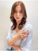 センターパートデジタルパーマミルクティーブロンド小顔レイヤー