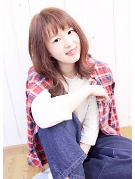 ディー(dee) dee 外ハネピンクベージュ×ロブ