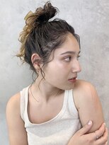 アイティー バイ アルバム 中野店(IT by ALBUM) お団子アレンジ_オリーブカラーハイライトカラー_37937