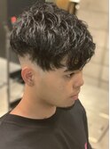 ハイスキンフェード刈り上げツーブロックスペインカール