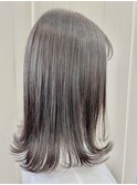 切りっぱなしミディアムボブ