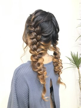 ティーラボ(T Labo) 編み込みツインテール