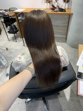 リーオオサカ(Lee Osaka) アッシュブラウン×髪質改善カラー