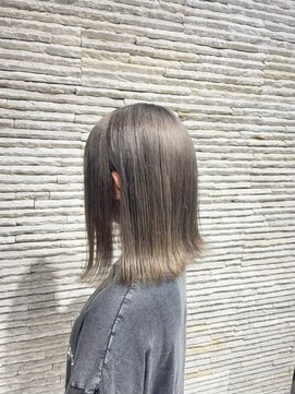 ビスイル 秋葉原店(Vis ill) くびれボブ透明感シルバーアッシュグレージュカラー