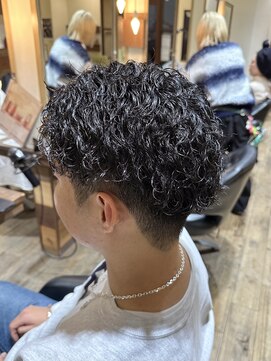 インフィニティー infinity HAIR SPACE BLOOM メンズパーマ/ツイストスパイラルパーマ/縦落ち/センターパート