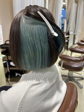 アズール 草加(azule) インナーカラー ミントグリーン 切りっぱなしボブ