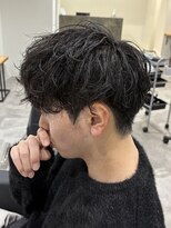 ヒュイル バイ ニアウ(Hwyl by Niau)&nbsp;メンズカットパーマシャドウパーマ波巻きスパイラルパーマカット