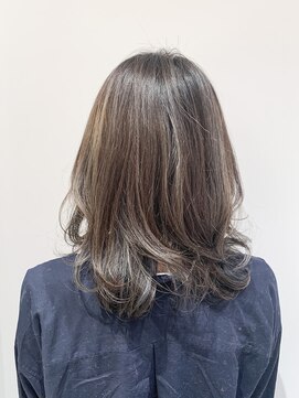 ムーン(moon) #ボブ#カーキグレージュ#大人かわいい#フェザーバング