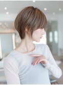 ヌーディカラー/前下がりボブ/小顔ヘア/大人ボブ