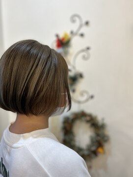 サロンド デジャヴ イマドキ前下がりボブ