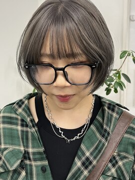 キー(kii) ボブウルフ ラベンダーグレー