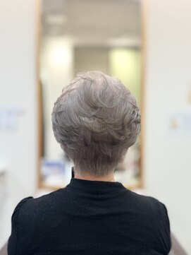 ヘアー グリーン(hair green) 根元ふんわり・女性らしさ際立つ大人上品ショートヘア