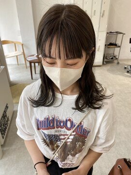 シュプール(SPUR) くすみオリーブグレージュ 透け感暗髪大人ミディ
