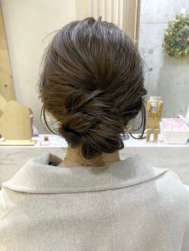 ガーデンヨコハマエスト(GARDEN YOKOHAMA est) お団子 シニヨン お呼ばれヘア ミディアム ヘアセット