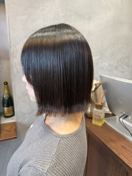 ロンドカスティーヨ 四日市(Lond castillo) 切りっぱなし　外ハネボブ　縮毛矯正　髪質改善　顔まわり