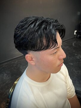 キングスマントーキョー 立川北口店(KINGSMAN TOKYO) アップバング / ツーブロック / スキンフェード 【立川】