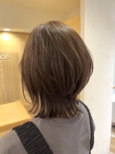 テラス(Terrace)&nbsp;【Terrace】透明感ベージュ(白髪染め)×レイヤーボブ