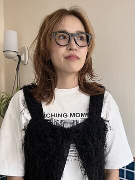 ニュイ(NUIT) 顔まわりレイヤーカットミディアムロング