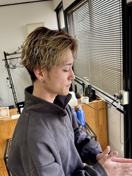 ハイジ(HIGE) ブリーチ×縦落ちパーマ