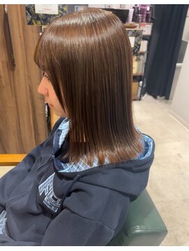 オリオリ ネイ(oli-oli ne'i) 外はねボブ/くびれボブ/透明感カラー