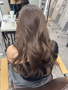 プラチナ(PLATINA) 薄め前髪ベージュレイヤーカットハッシュカットサイドバング