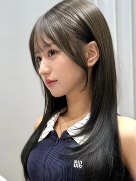 セラン 表参道(Celan) ロングレイヤー顔周りオリーブグレージュ縮毛矯正髪質改善