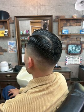 アールズ ヘア(R's hair) MEN’S HAIR/サーフカール/刈り上げセンターパート/印西