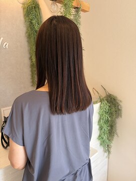 フィーラ(Feela) ストレートロング