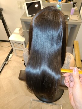 アールサロン アオヤマ(Rr SALON AOYAMA) 艶髪まとまる