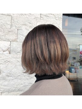 フォルテ 草薙店 ミニボブ×グラデーションカラー