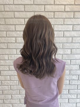 フルミー(fulme.) 透明感のあるグレージュカラー♪♪