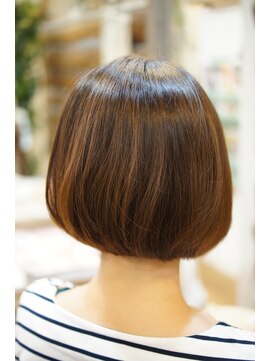 トレフル(trefle) バックスタイルが綺麗なボブ