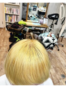 ハウオリ ヘアーワークス(Hauoli hair works) マッシュ×抜きっぱなしブリーチ