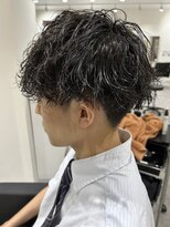 ヒュイル バイ ニアウ(Hwyl by Niau)&nbsp;メンズマッシュパーマ波巻スパイラルパーマニュアンスパーマ