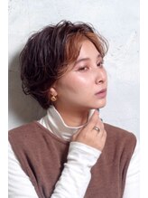 ４０代の方へ☆白髪染めもオシャレに！透明感のあるグレイカラーや白髪を生かすハイライト♪