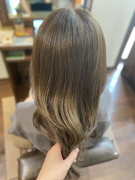 美容室 ルチア ハワイ(Luccica HAWAII) 【luccicaＨＡＷＡＩＩ/森麻乃】オリーブカラー