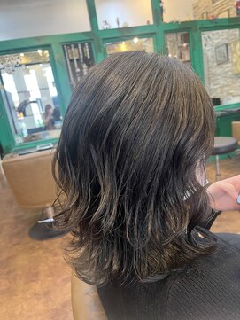 ヘアーラウンジ アンフィ 井土ヶ谷(Hair Lounge Anphi) アッシュグレージュ