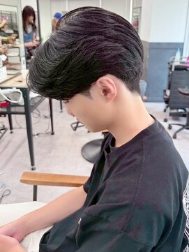 ネオリーブ クーロ メゾン 横浜(Neolive curro Maison) 韓国マッシュ　センターパート　フェザーパーマ　メンズ