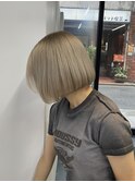 ホワイトベージュ