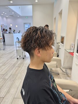 ロンド ラマ 岐阜(Lond bla-ma) センターパート×ソフトツイストスパイラル【Lond伊藤メンズ】