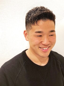 銀座マツナガ 浅草店 Yahoo beautyアイロンパーマ人気上位　アップバングフェード黒髪