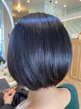 アンフィ 矢向(Anphi) 11-34 前下がりボブ/ボブ